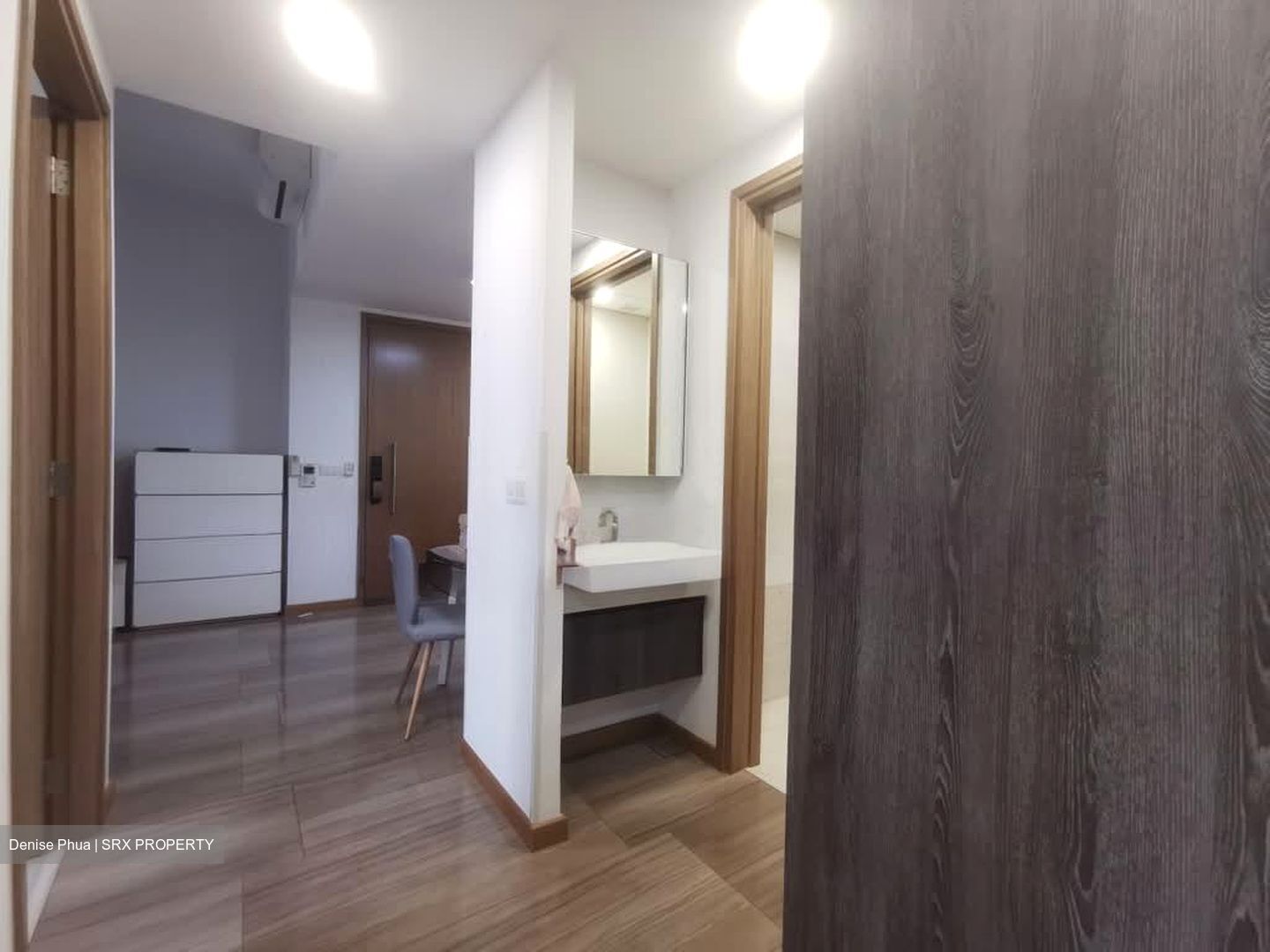 Lakeville (D22), Condominium #575835031